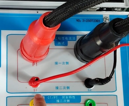 仪器面板接线图.png