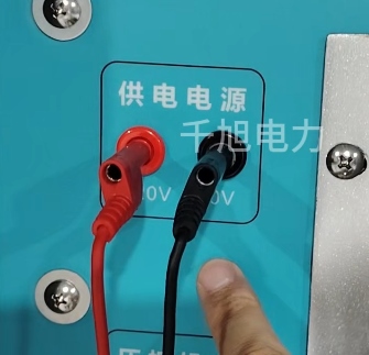 继保装置辅助直流电源接线端.jpg